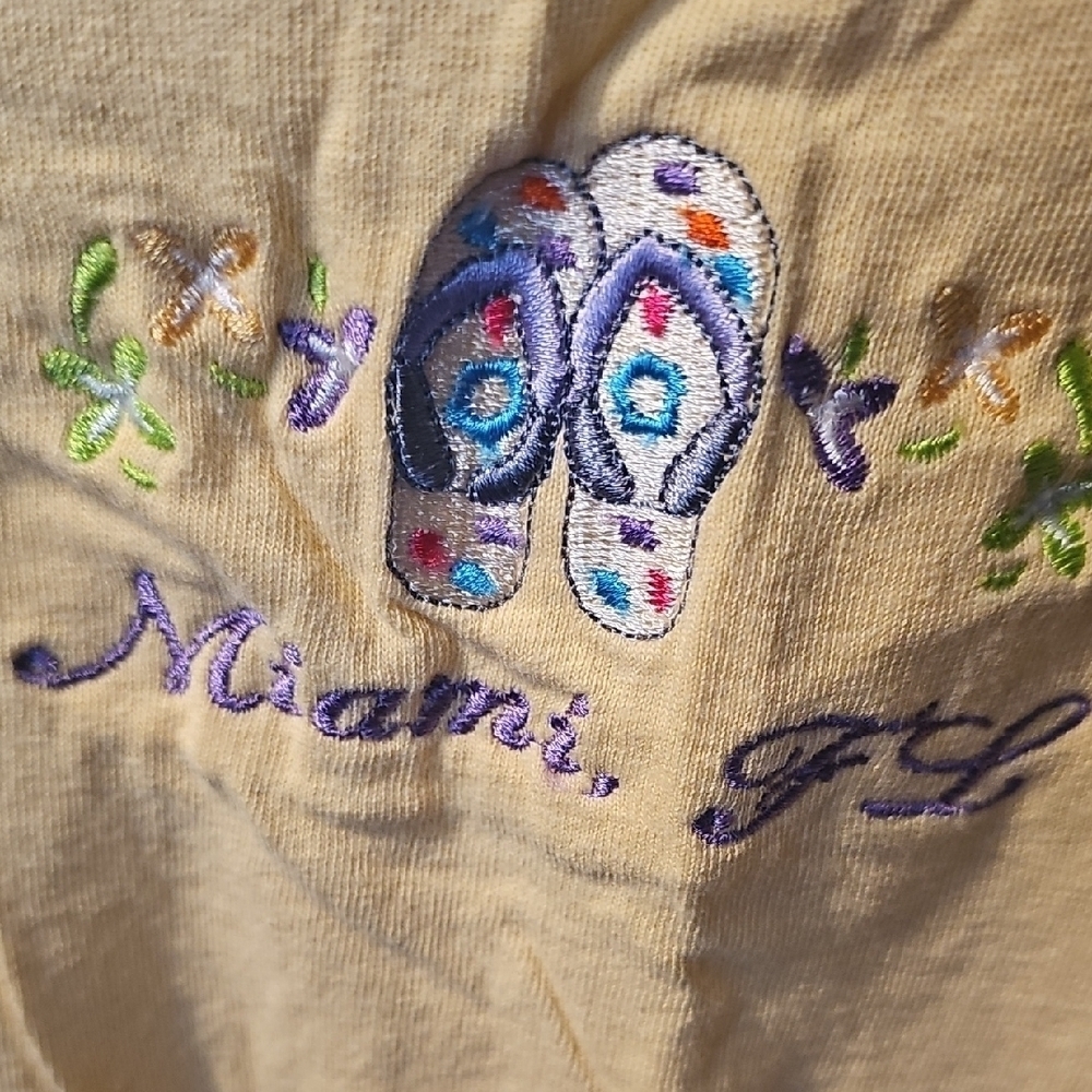 Gildan Yellow Girls T-Shirt with Miami Embroidered Design Size Small - Picture 3 of 5